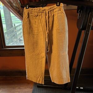 Pappagallo Women's Tan Capris